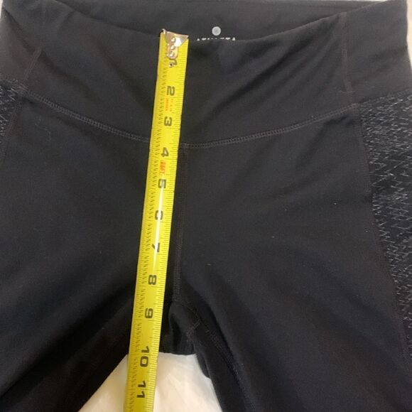 ATHLETA, 3/4,. Yoga, no pockets, good condition,. Medium - Picture 8 of 10
